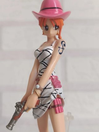 Figuras Originales de Nami y Nico Robin One Piece
