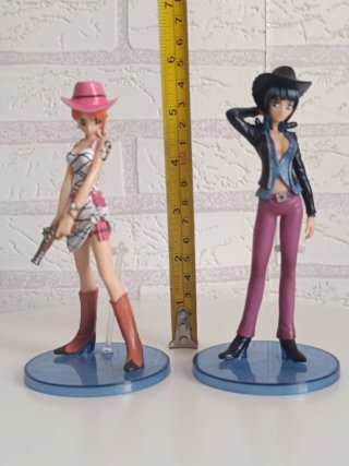 Figuras Originales de Nami y Nico Robin One Piece