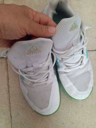 Zapatillas Adidas Blancas y Verdes talla 42