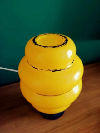Lampada da tavolo gialla
