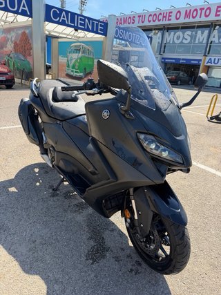 Yamaha Tmax 2022 - 8.400 km