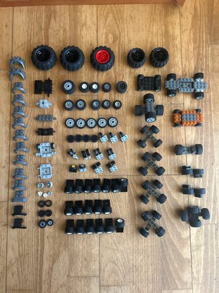 Lote LEGO ruedas y piezas varias