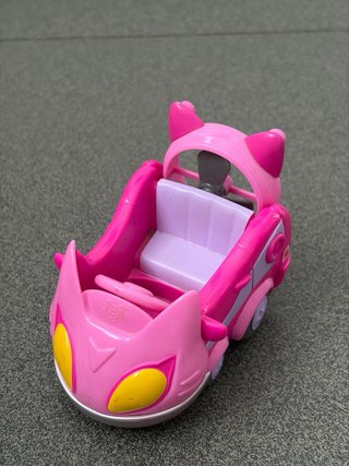 Coche Rosa 44 Gatos