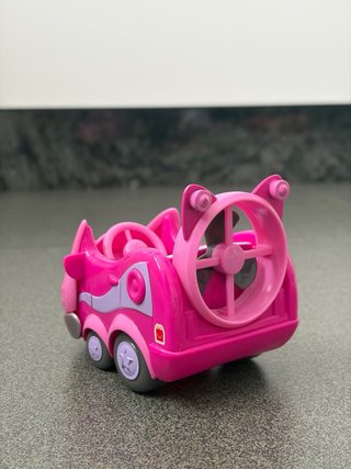 Coche Rosa 44 Gatos