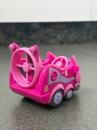 Coche Rosa 44 Gatos
