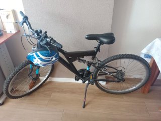 Bicicleta con marchas - Poco uso casco de regalo