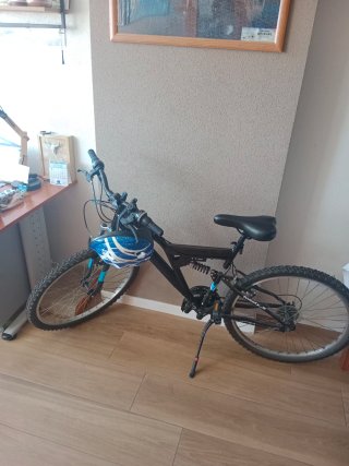 Bicicleta con marchas - Poco uso casco de regalo