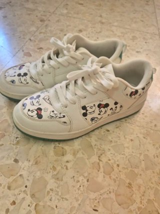 Zapatillas Blancas con Mickey Mouse