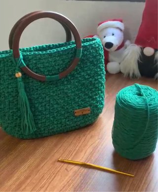 Bolso tejido a mano, diseño exclusivo.