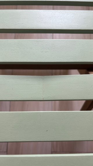 Conjunto mesa y 2 silla(1 rota)terraza/balcón