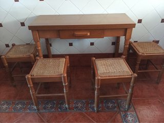 Mesa de cocina abatible con 4 taburetes