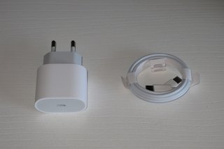Cargador Apple iPhone USB-C 20W Original