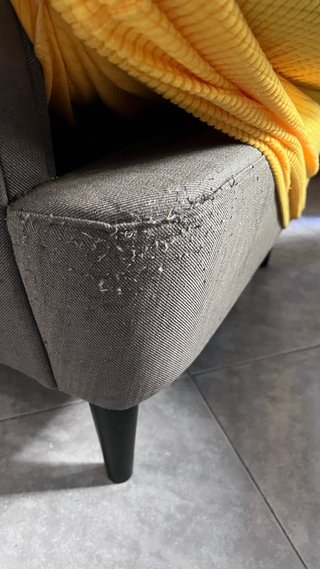 Butaca orejera Ikea gris y  amarilla