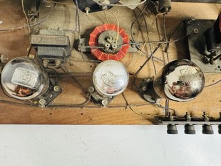 Radio antigua válvulas cofre 1920