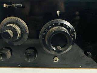Radio antigua válvulas cofre 1920