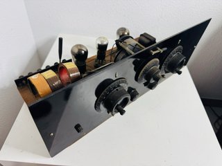 Radio antigua válvulas cofre 1920