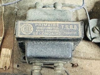 Radio antigua válvulas cofre 1920