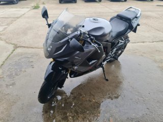 Hyosung GT250RI Moto Deportiva Negra/Gris
