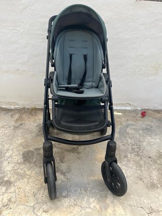 Carro de bebé verde