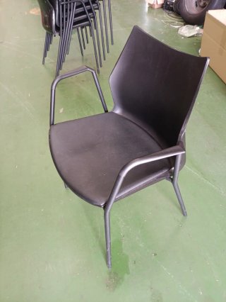 Mesa de juntas ovalada y 6 sillas