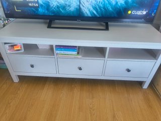 Mueble de salón blanco