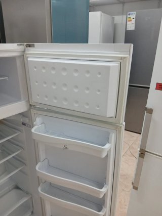 Nevera Indesit Blanca