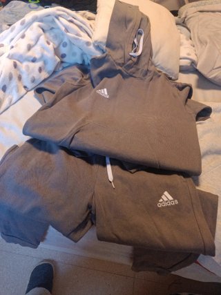 Pack sudaderas y chándal Adidas .(Leer descripción