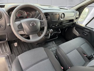 NISSAN NV400 2018