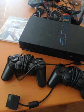 PlayStation 2 Negra con Accesorios