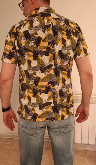 Camisa Hawaiana Hojas y Piñas Slim fit