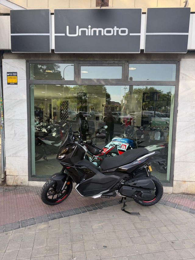 Aprilia SR GT 400 Negra ( OFERTON )