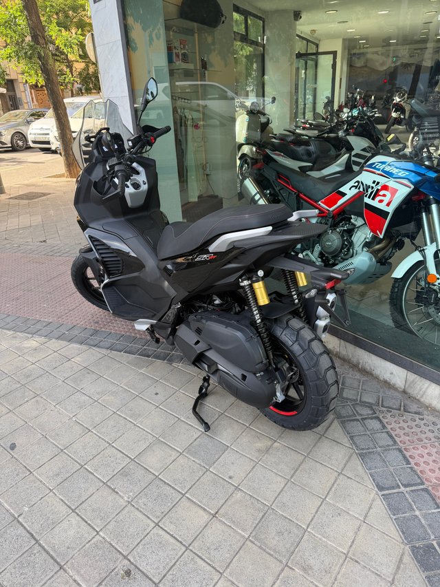 Aprilia SR GT 400 Negra ( OFERTON )