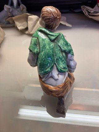 Figura vintage niño porcelana dados