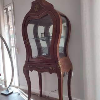 Vitrina antigua estilo pulpo