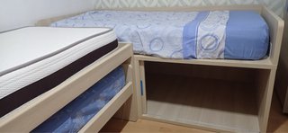Dormitorio juvenil con 3 camas nido y cajones