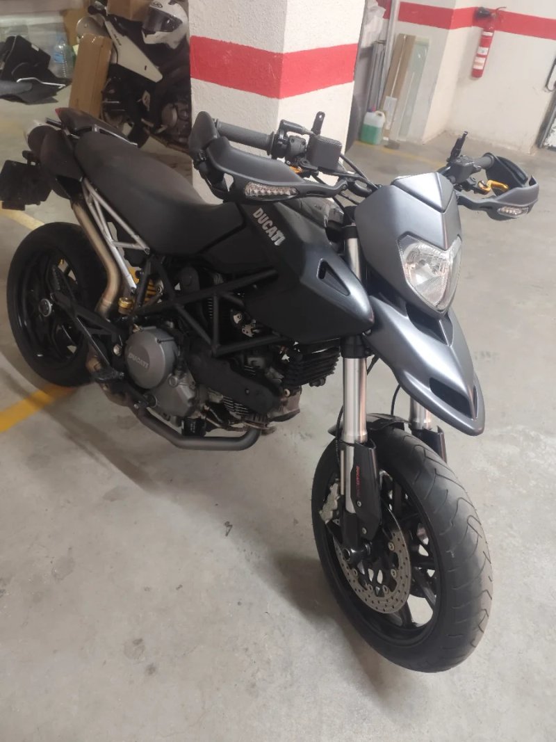 Ducati Hypermotard 796 (2010) Supermotard
