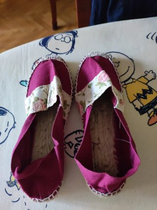 Zapatillas de esparto rosas y crema y negras