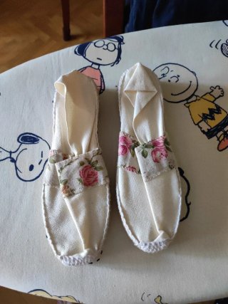 Zapatillas de esparto rosas y crema y negras