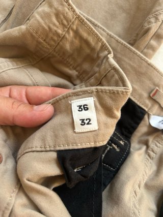 Pantalón cargo beige hombre