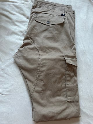 Pantalón cargo beige hombre