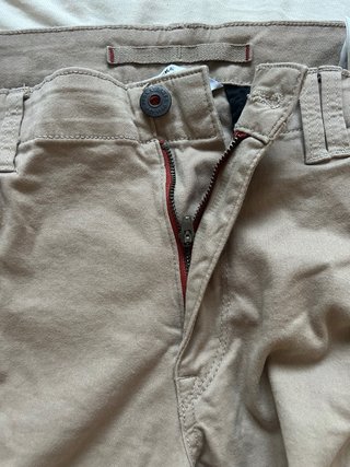 Pantalón cargo beige hombre