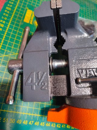 Tornillo de banco 4.5 + tac + mordaza para tubos