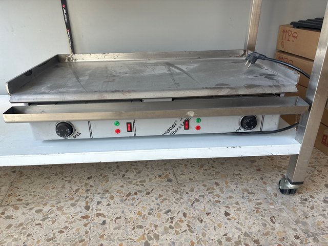 Plancha Eléctrica Profesional 80cm