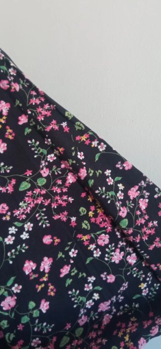 Como Nuevo ‼️ Vestido Floral Negro Rosa