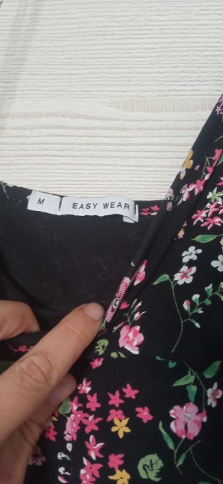 Como Nuevo ‼️ Vestido Floral Negro Rosa
