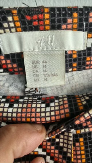 Pantalón H&M estampado geométrico