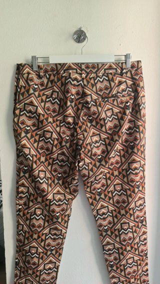 Pantalón H&M estampado geométrico
