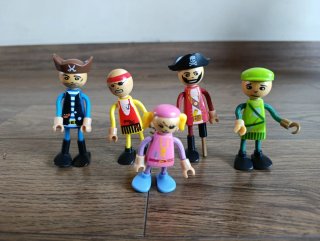 Figuras de piratas de juguete
