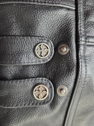 Chaqueta de cuero Carpesian i bordada