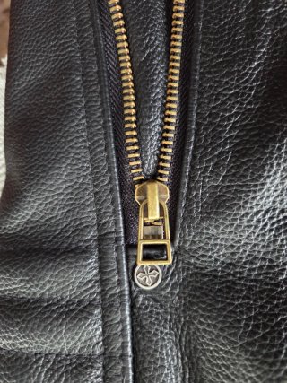 Chaqueta de cuero Carpesian i bordada